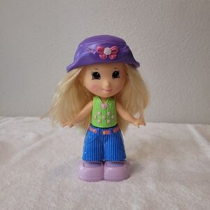 Fisher-Price Snap n Style Fashion Doll Blonde Hair brown Eyes Outfits Shoes